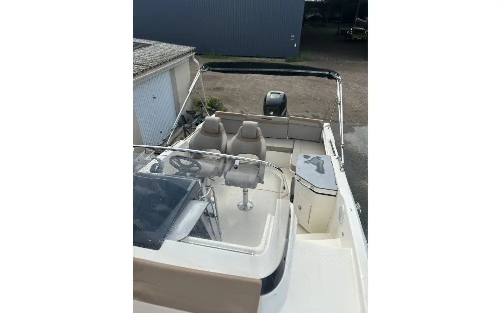 slider 11 Quicksilver Activ 755 Sundeck