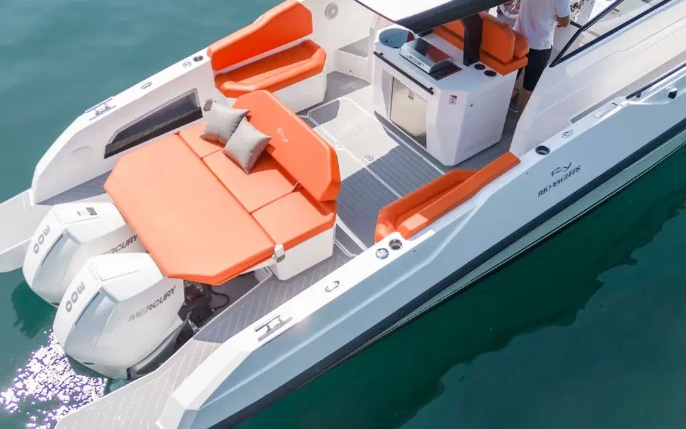 slider 5 Rio Yachts Daytona 35 Bow rider