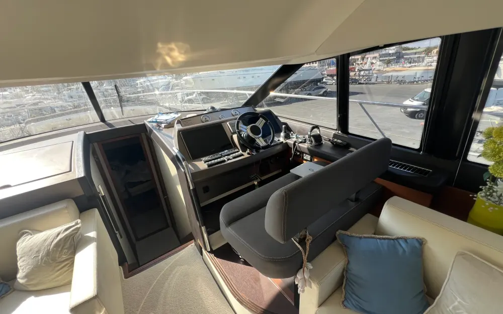 slider 10 Prestige Yachts Prestige 500 Fly - null