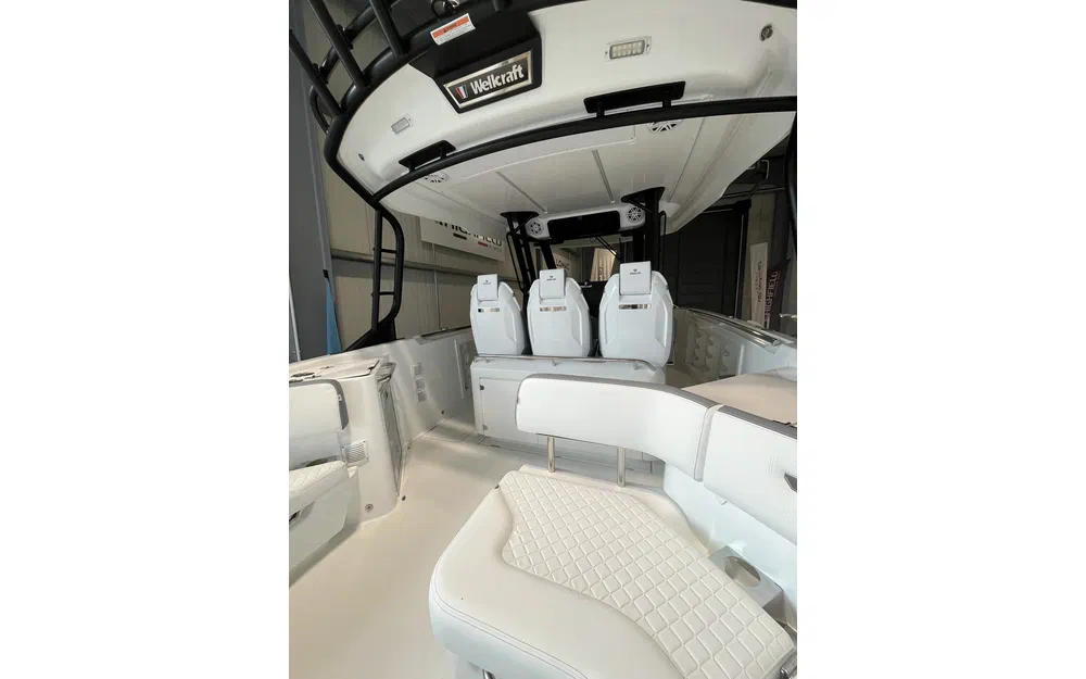 slider 10 Wellcraft 38 T-Top