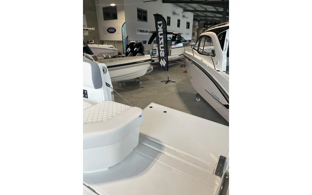 slider 19 Wellcraft 38 T-Top