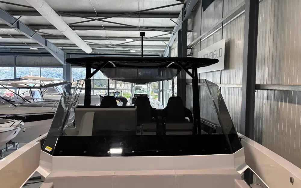 slider 9 De Antonio Yachts D32 Open