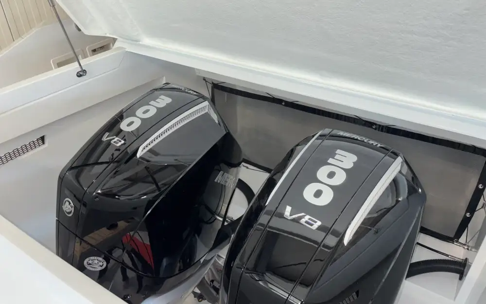 slider 16 De Antonio Yachts D32 Open