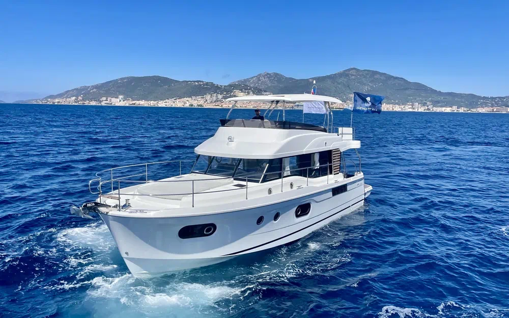 slider 0 Beneteau Swift Trawler 48