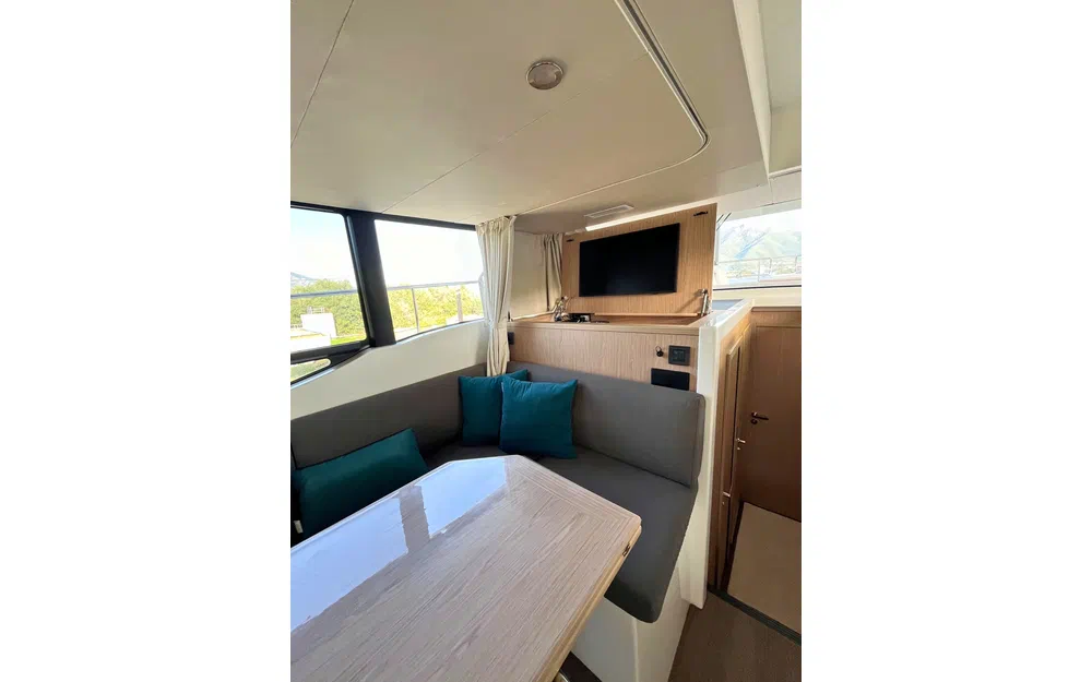 slider 9 Beneteau Swift Trawler 48