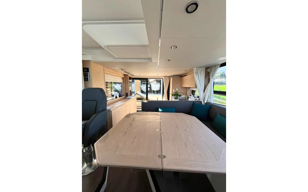slider 8 Beneteau Swift Trawler 48