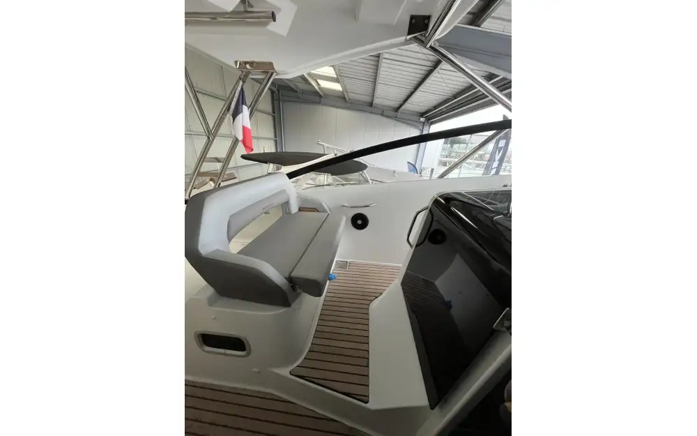slider 6 Beneteau Flyer 10