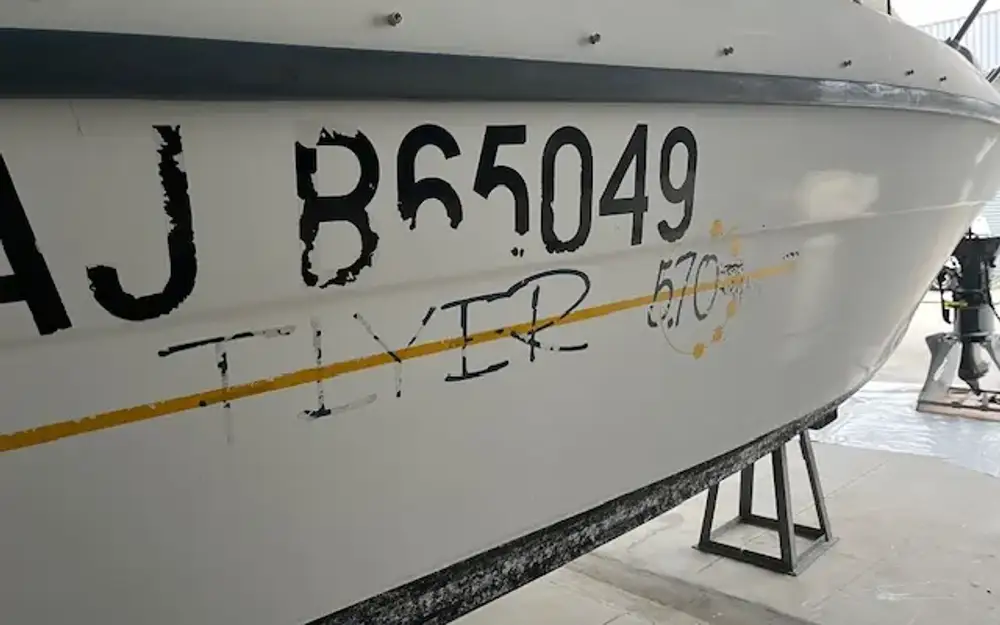 slider 2 Beneteau Flyer 5.7 cab