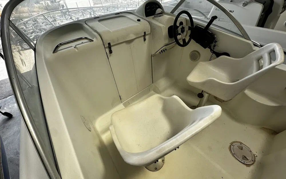 slider 3 Beneteau Flyer 5.7 cab