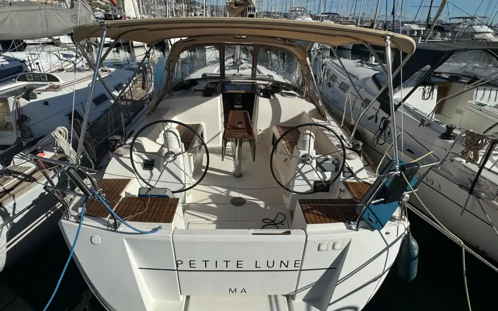 slider 2 Dufour  375 Grand Large