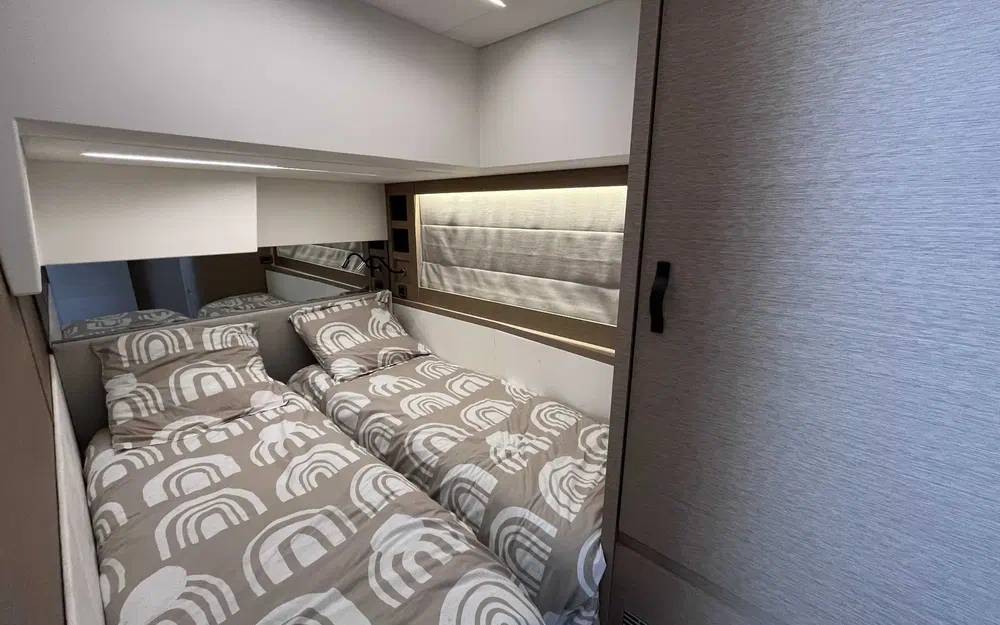 slider 10 Jeanneau Prestige 520