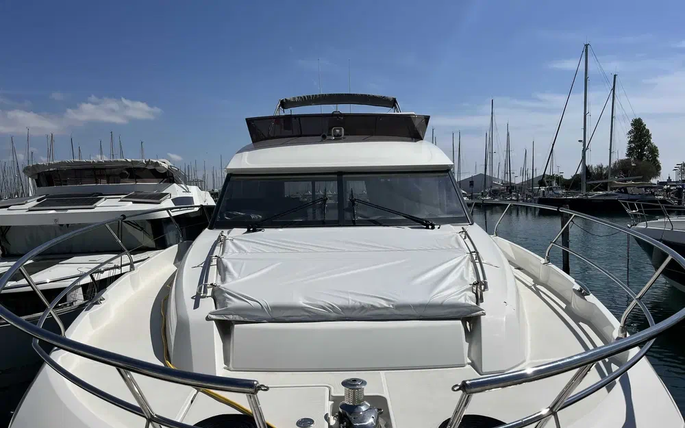 slider 16 Jeanneau Prestige 520