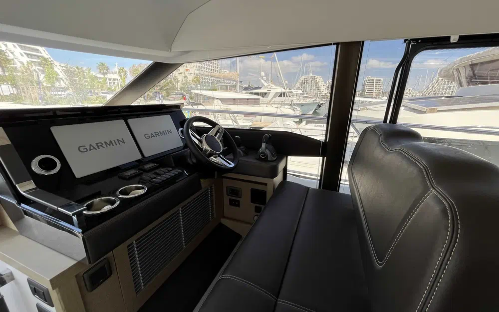 slider 6 Jeanneau Prestige 520