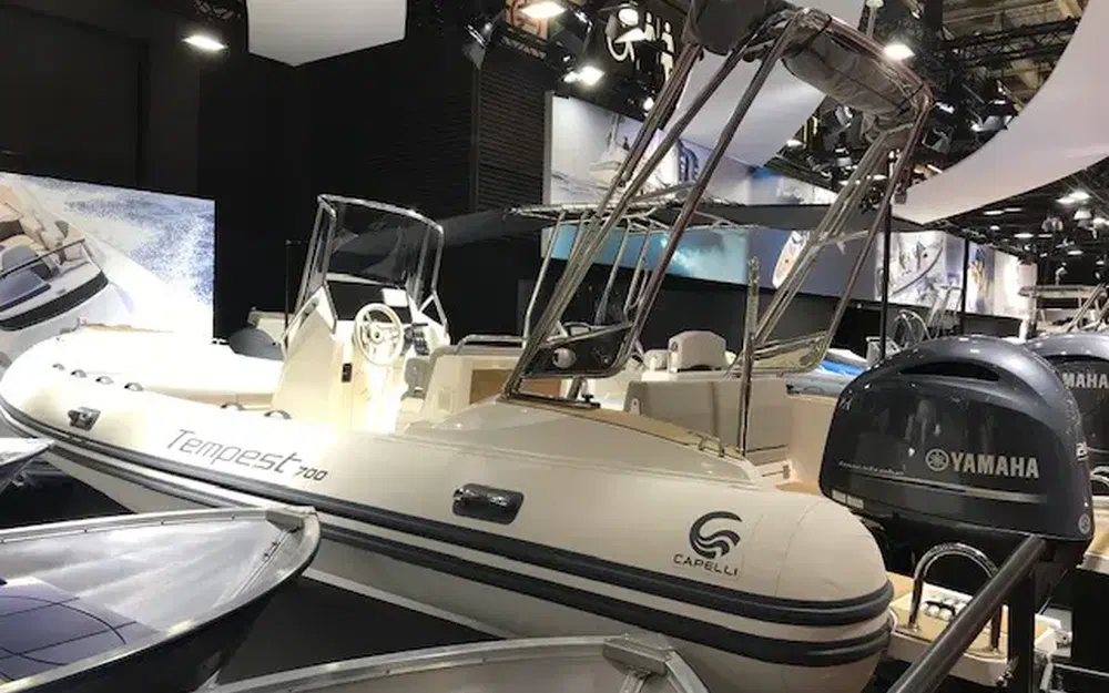 slider 12 Capelli Tempest 700