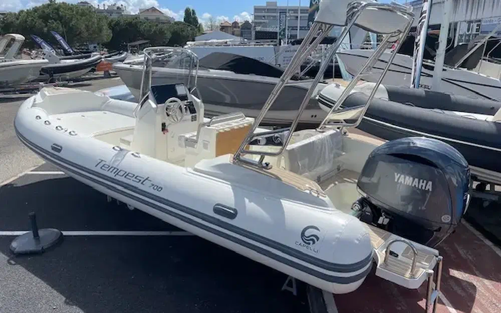 slider 0 Capelli Tempest 700