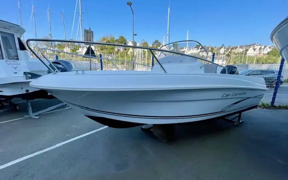 slider 6 Jeanneau Cap Camarat 5.1 CC Style