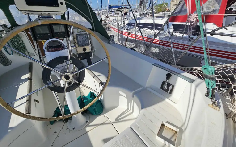 slider 4 Beneteau Oceanis 321