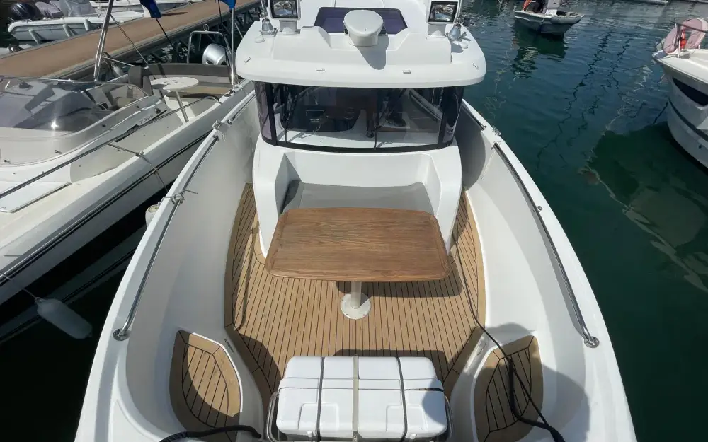 slider 5 Beneteau Barracuda 9
