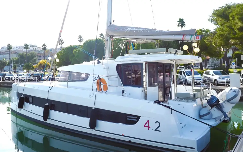 slider 0 Bali Catamarans Bali 4.2