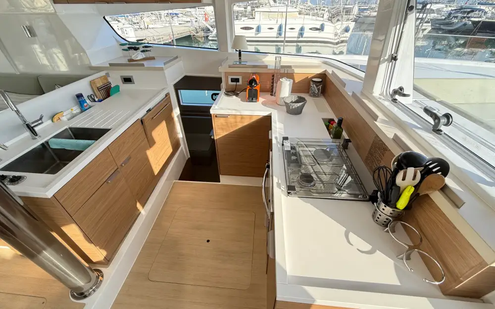 slider 4 Bali Catamarans Bali 4.2
