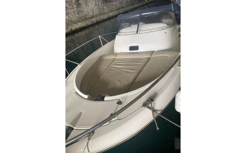 slider 1 Jeanneau Cap Camarat 755