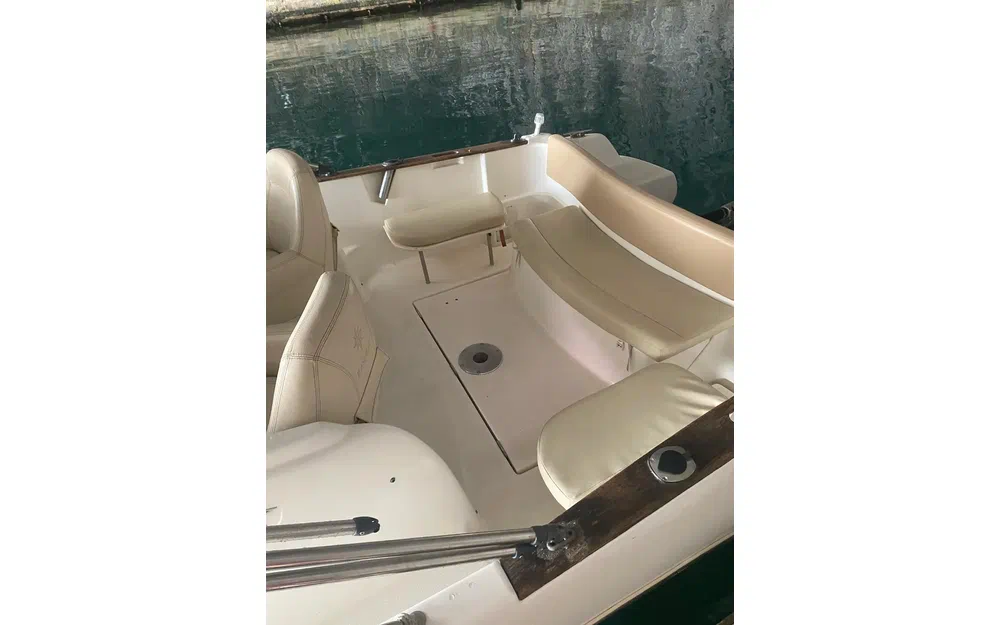 slider 3 Jeanneau Cap Camarat 755