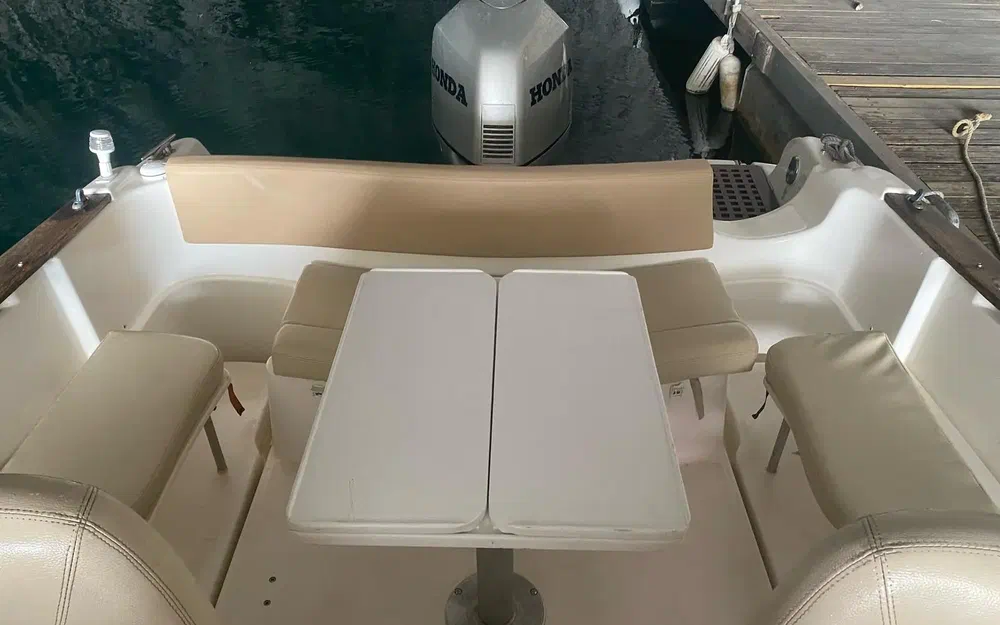 slider 4 Jeanneau Cap Camarat 755