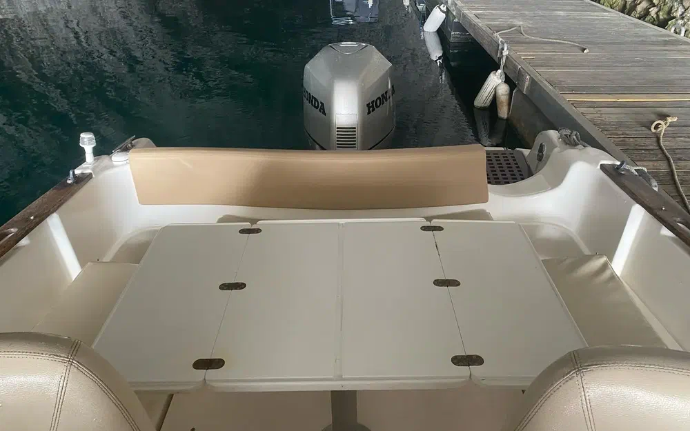 slider 5 Jeanneau Cap Camarat 755