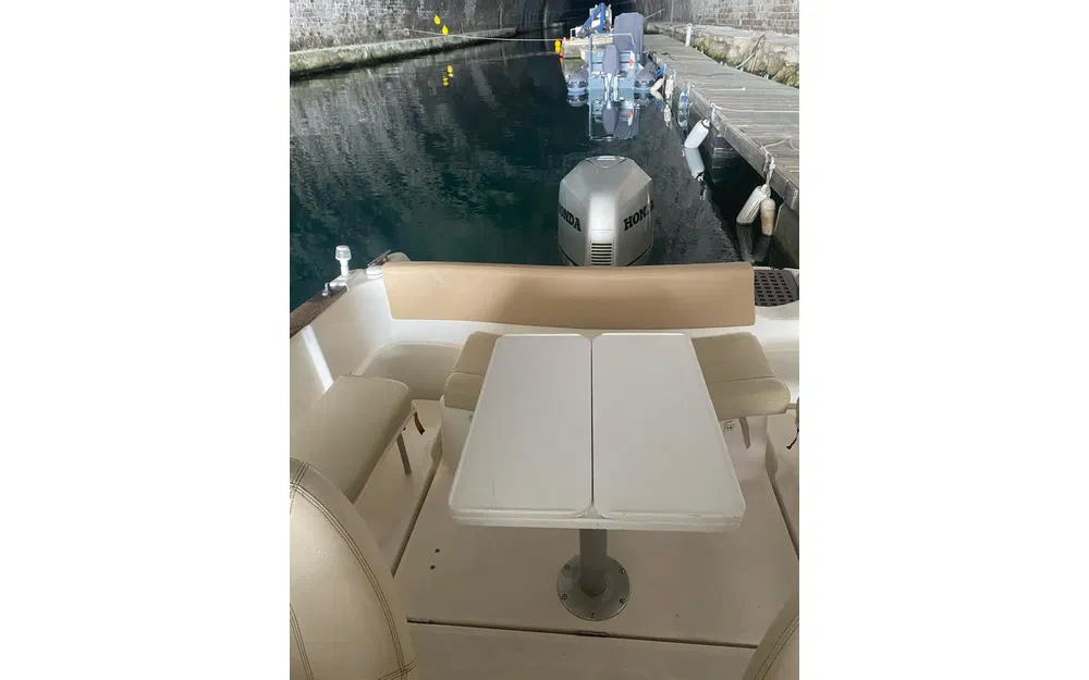 slider 6 Jeanneau Cap Camarat 755