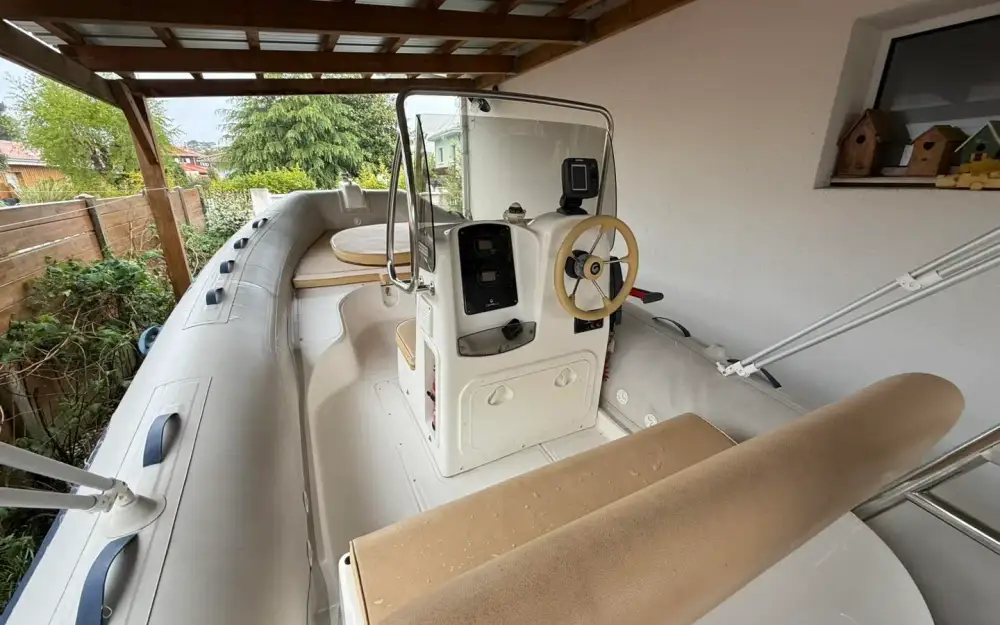 slider 2 Capelli Tempest 500
