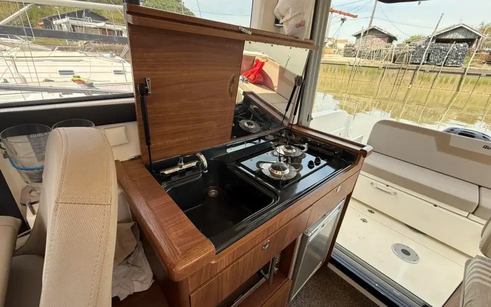 slider 10 Quicksilver Activ 855 Cruiser