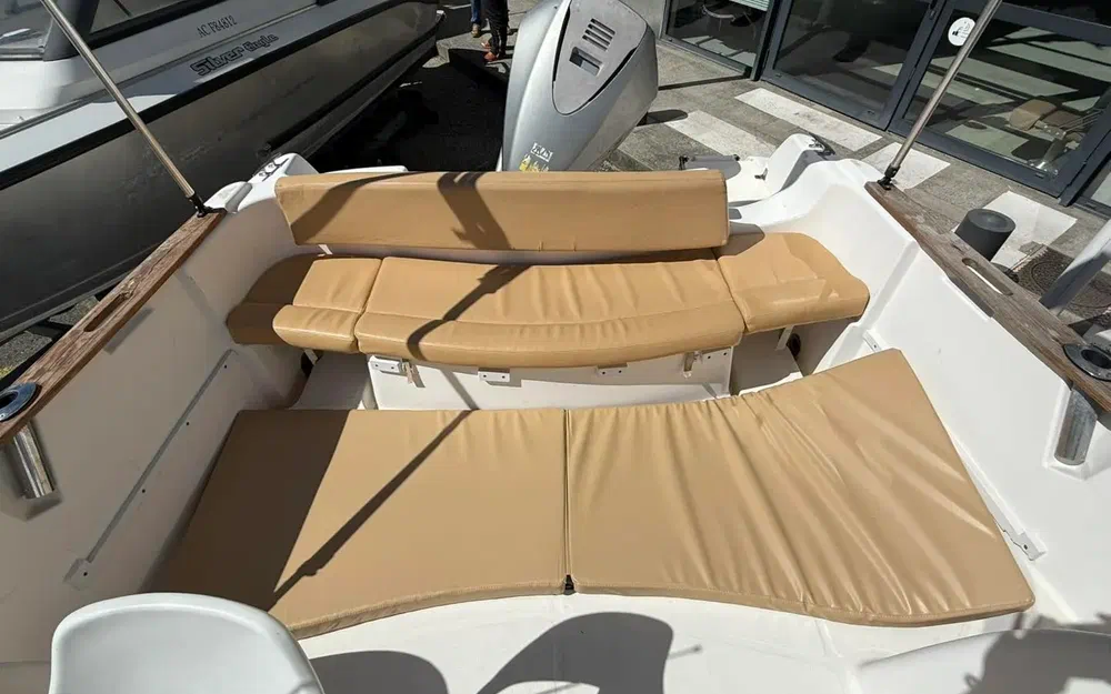 slider 7 Jeanneau Cap Camarat 755