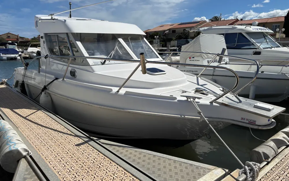 slider 0 B2 Marine Cap Ferret 722