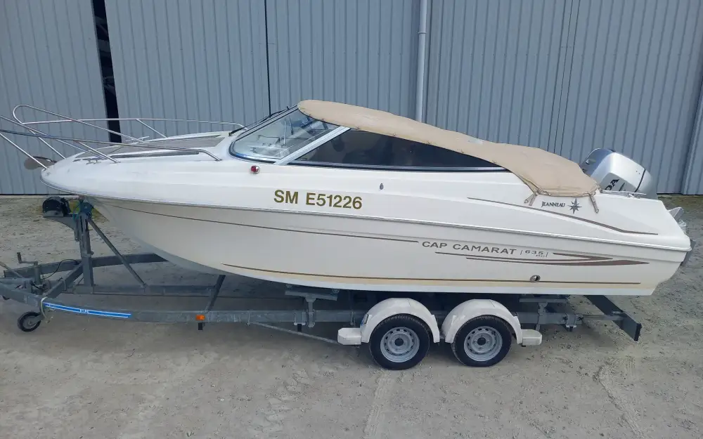 slider 7 Jeanneau cap camarat 635 dc