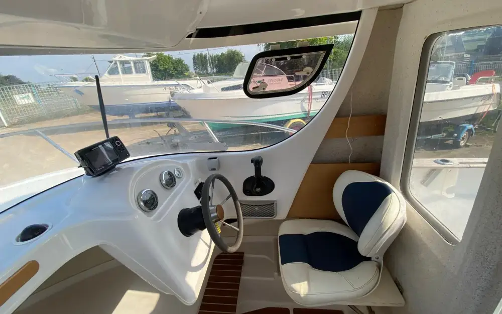 slider 12 Quicksilver  640 Pilothouse