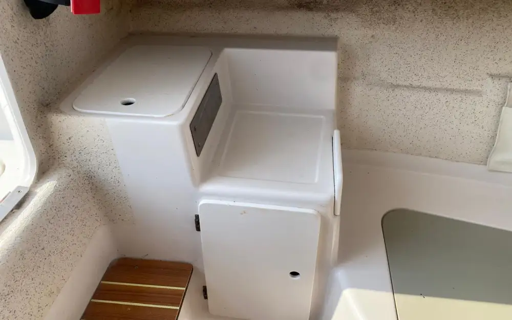 slider 13 Quicksilver  640 Pilothouse