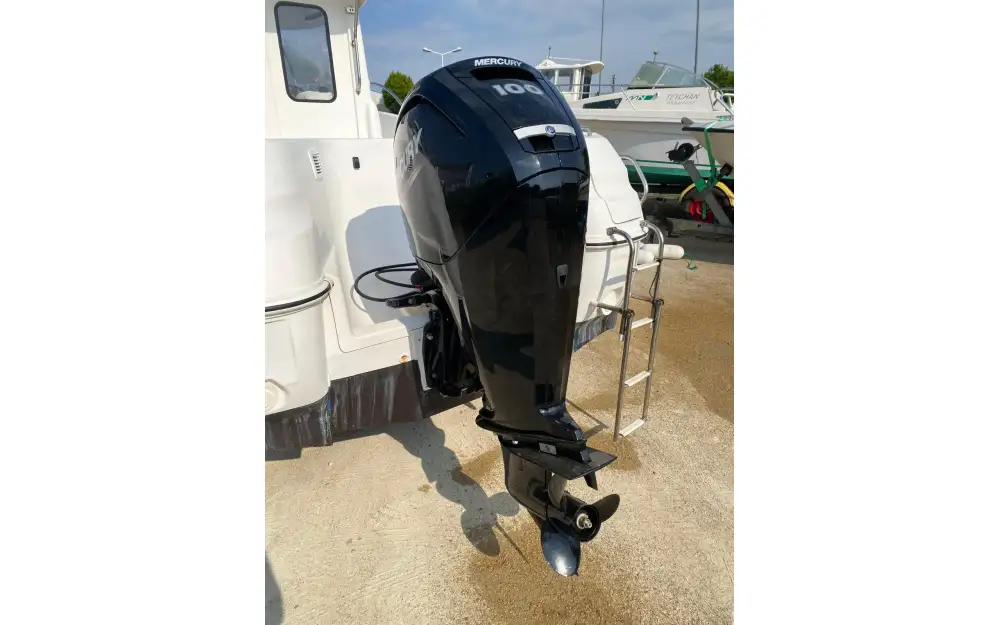 slider 6 Quicksilver  640 Pilothouse