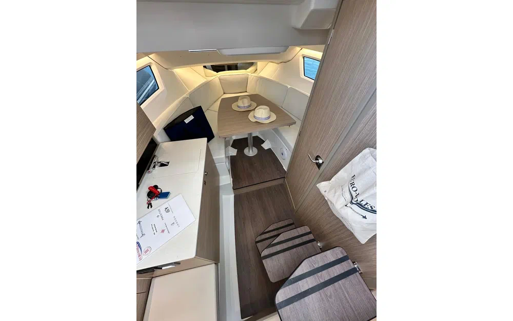 slider 7 Jeanneau Cap Camarat 9.0 WA