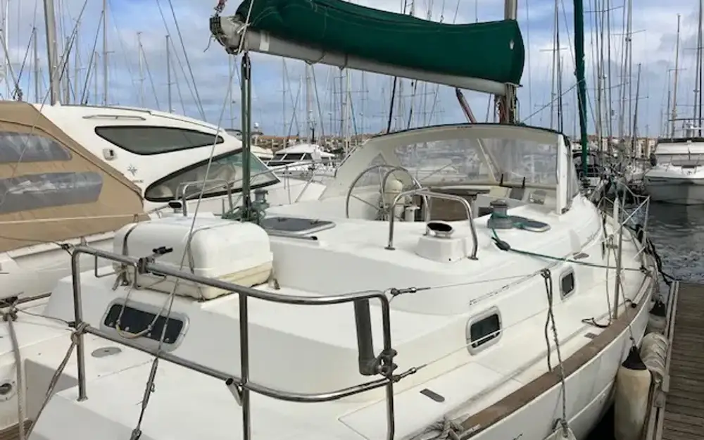 slider 1 Beneteau Oceanis 36 CC