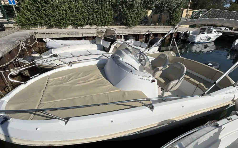 slider 1 Beneteau Flyer 550 - null