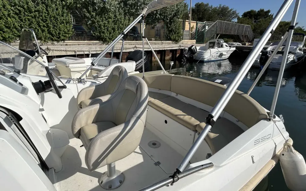 slider 3 Beneteau Flyer 550 - null