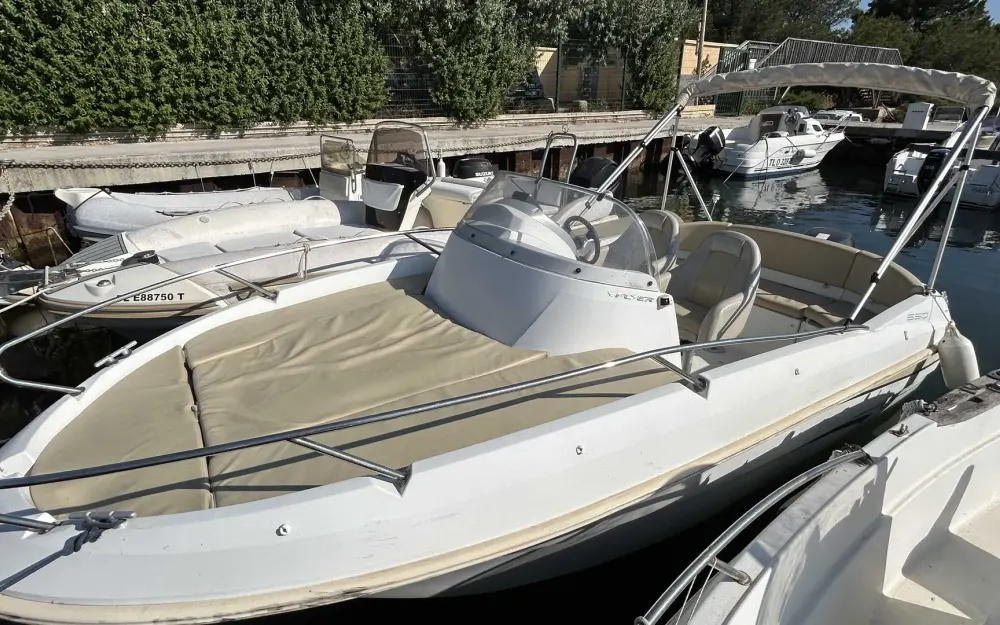 slider 4 Beneteau Flyer 550 - null