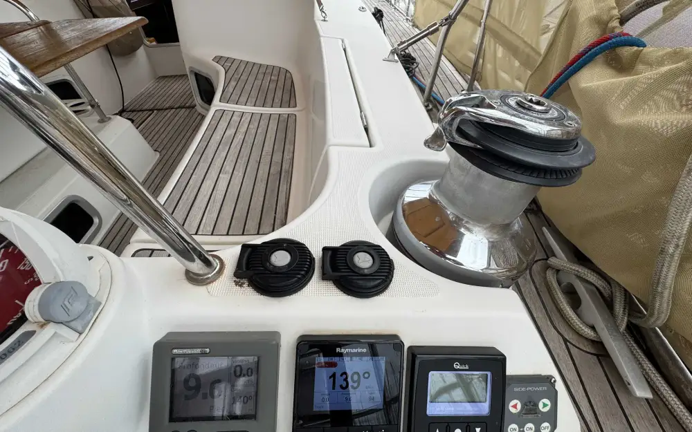 slider 16 Jeanneau Sun Odyssey 49 i
