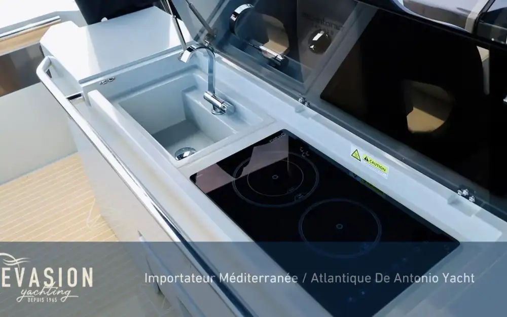 slider 6 De Antonio Yachts D36 Open