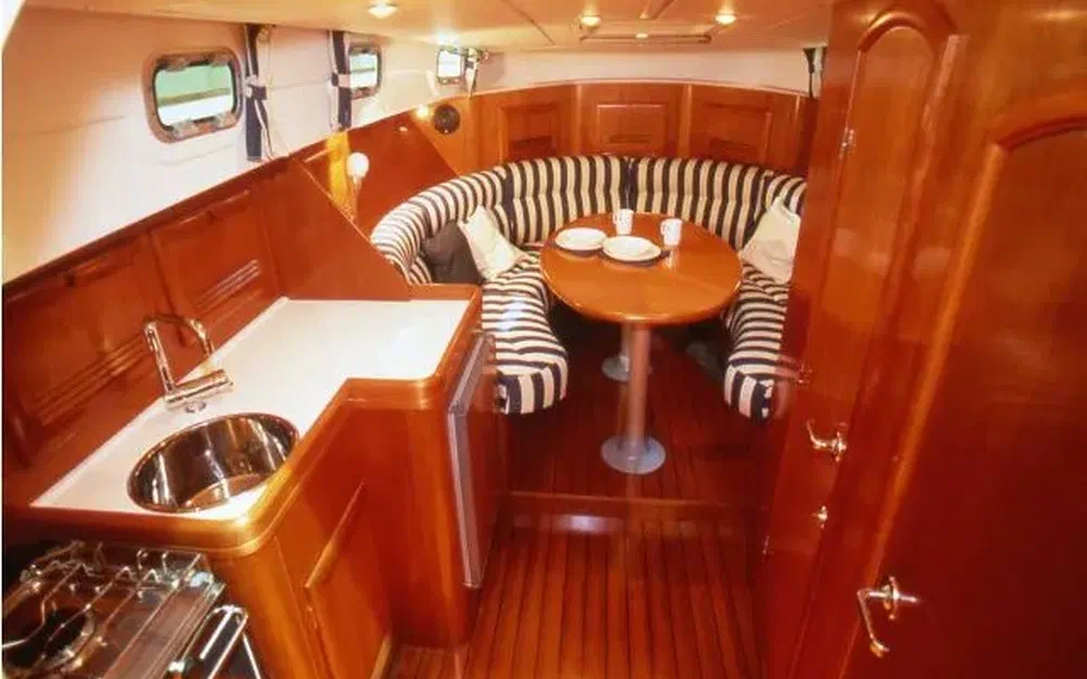 slider 12 Beneteau Ombrine 900