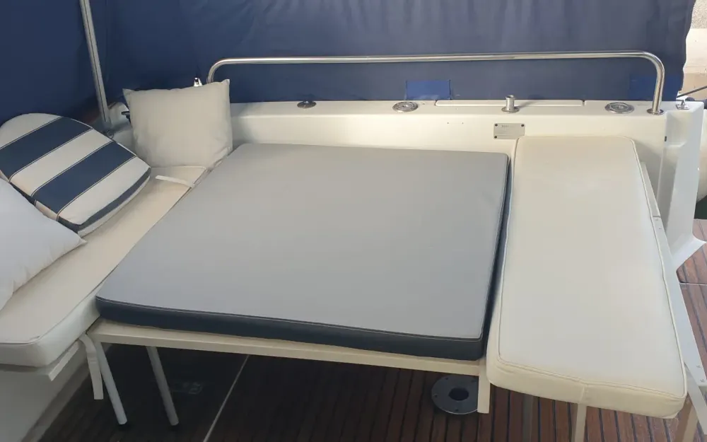 slider 2 Beneteau Ombrine 900 - null