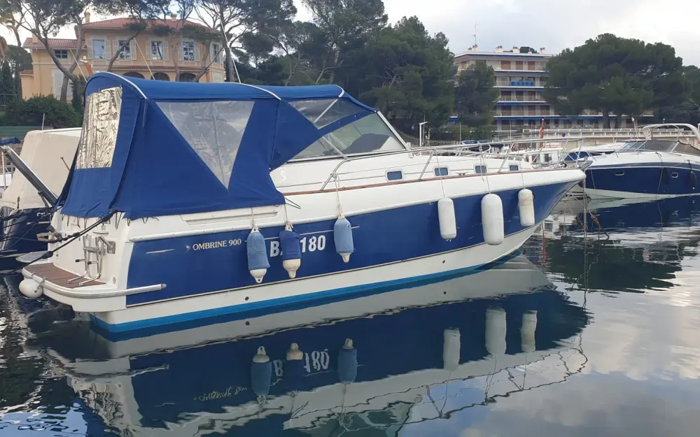 slider 7 Beneteau Ombrine 900 - null