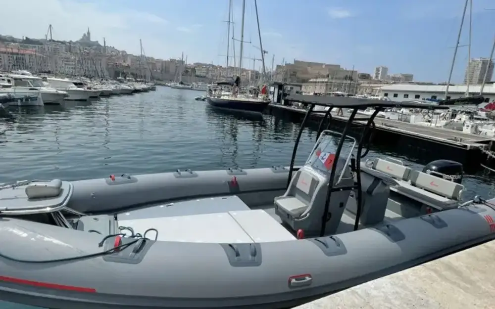slider 4 Marshall M6 Touring