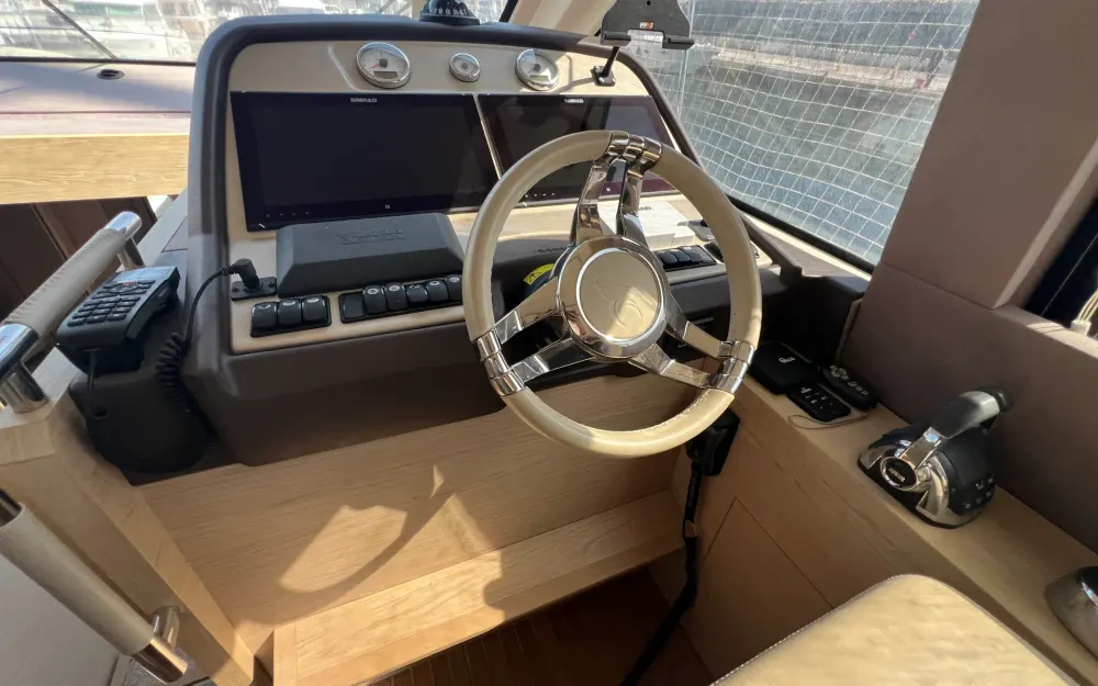 slider 10 Beneteau Monte Carlo 5