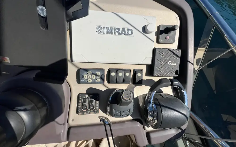 slider 12 Beneteau Monte Carlo 5